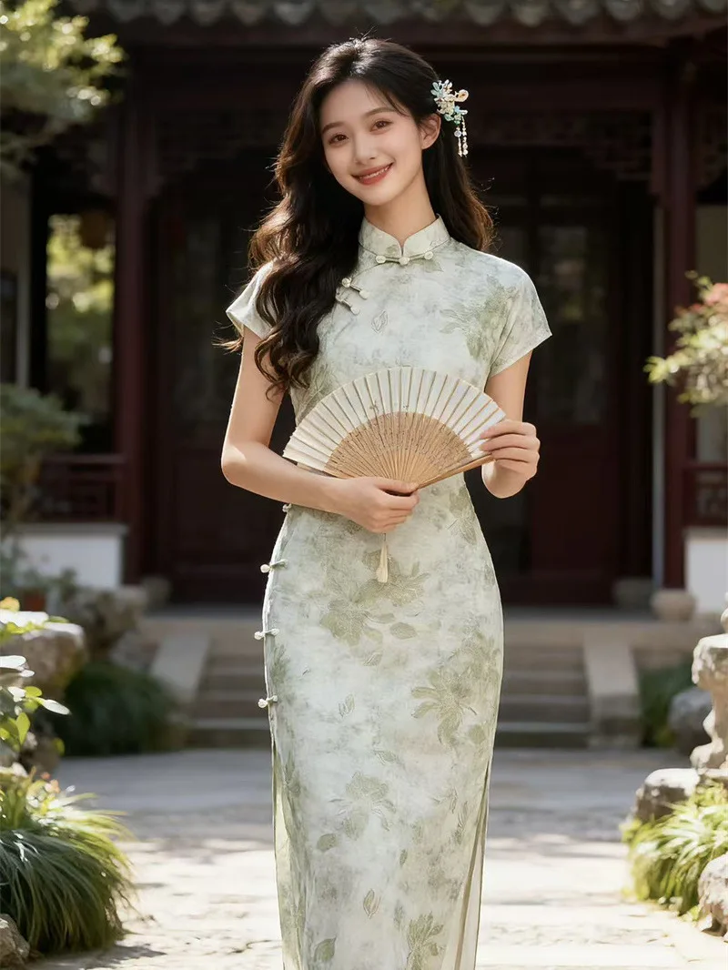 Young Sle een Long with Dyed Pattern Silk like Material oulder Length Sves Traditional Chinese Costume
Young Sle een Long with Dyed Pattern Silk like Material oulder Length Sves Traditional Chinese Costume