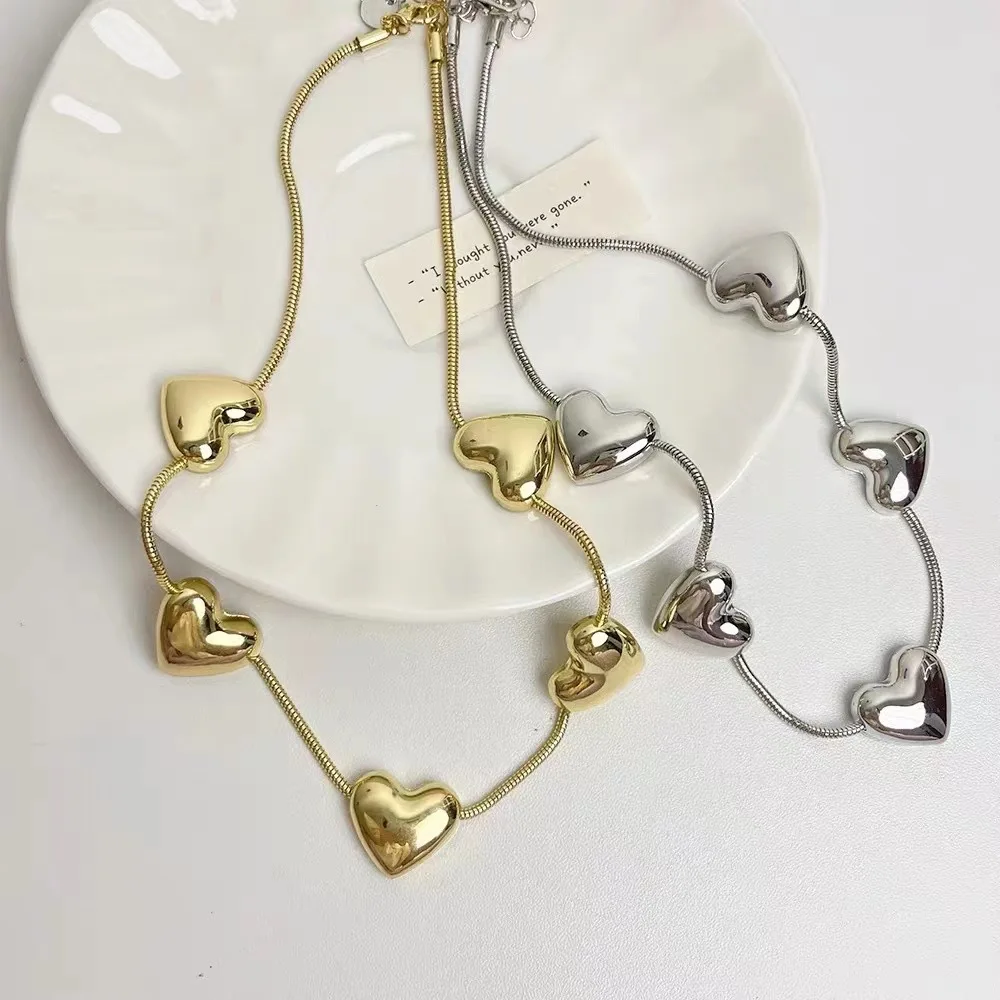 Trendy Copper Heart Pendant Charm Choker For Women New Fashionable Necklace Jewelry
Trendy Copper Heart Pendant Charm Choker For Women New Fashionable Necklace Jewelry