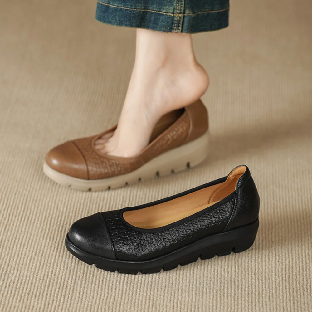 2026 New Genuine Leather Shoes Woman Slip on Women Flats Moccasins Women's Loafers Spring Autumn Mother Shoe Big Size 34-40
2026 New Genuine Leather Shoes Woman Slip on Women Flats Moccasins Women's Loafers Spring Autumn Mother Shoe Big Size 34-40