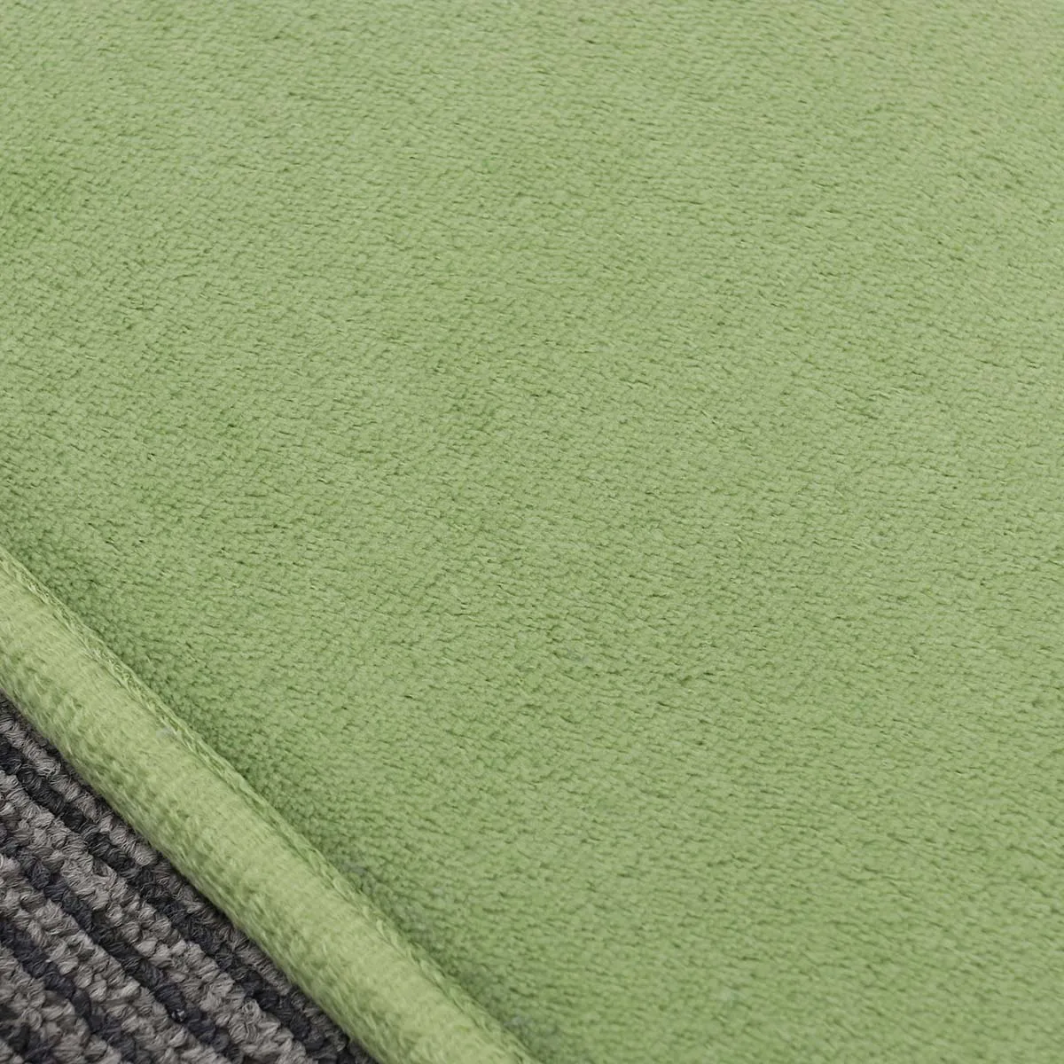 2Pcs Floor Mat Non-Slip Coral Sponge Bath Rug Light Green 40x60cm Strong Water Absorbent Indoor Door Mat Scratch Resistant
2Pcs Floor Mat Non-Slip Coral Sponge Bath Rug Light Green 40x60cm Strong Water Absorbent Indoor Door Mat Scratch Resistant