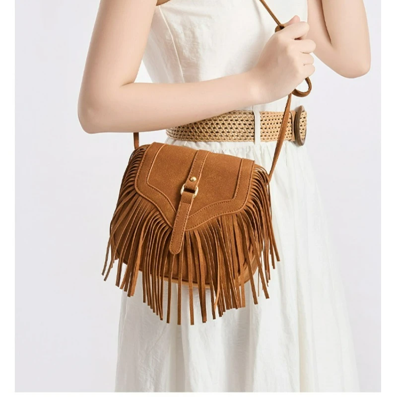New Bohemian Retro Fringed Bag Niche Design Matte Flip Messenger Lightweight Women's Shoulder Bags European and American Retro
New Bohemian Retro Fringed Bag Niche Design Matte Flip Messenger Lightweight Women's Shoulder Bags European and American Retro