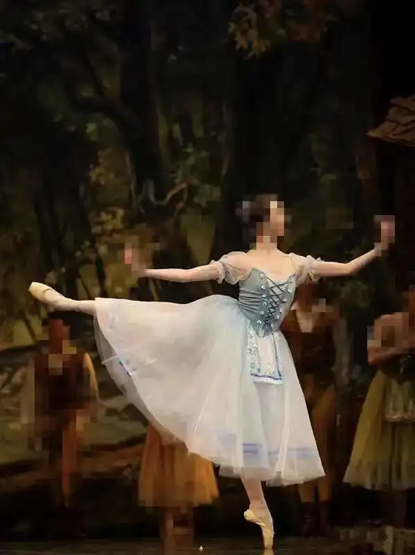 Неступное синее балетное платье Giselle's для дочери-селянских вариантов для детей и взрослых, длинное платье для выступлений
Неступное синее балетное платье Giselle's для дочери-селянских вариантов для детей и взрослых, длинное платье для выступлений