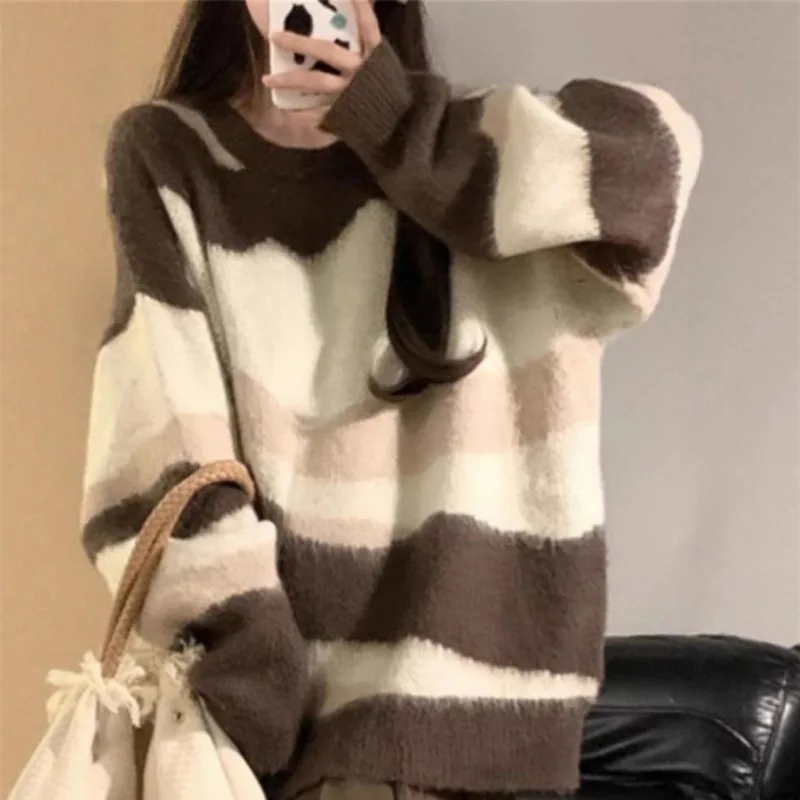 New Autumn Winter Vintage Stripe Women Knitted Sweater Soft Cozy Retro Loose Loose Leisure Crew Neck Women Knit Top
New Autumn Winter Vintage Stripe Women Knitted Sweater Soft Cozy Retro Loose Loose Leisure Crew Neck Women Knit Top