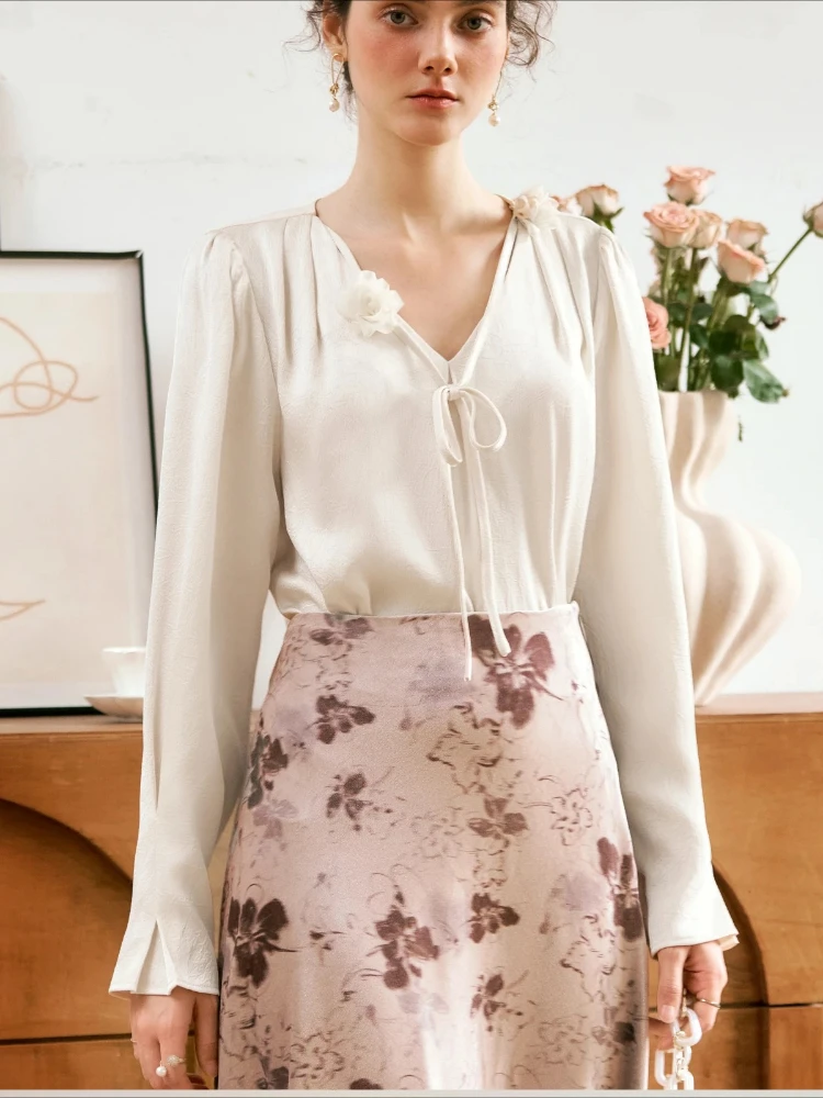 OLrain Luxury Chiffon Women Blouse 2025 Autumn Elegant Office Lady Lace-up V Neck Floral Puff Sleeve Folds Shirts N56QC93866
OLrain Luxury Chiffon Women Blouse 2025 Autumn Elegant Office Lady Lace-up V Neck Floral Puff Sleeve Folds Shirts N56QC93866