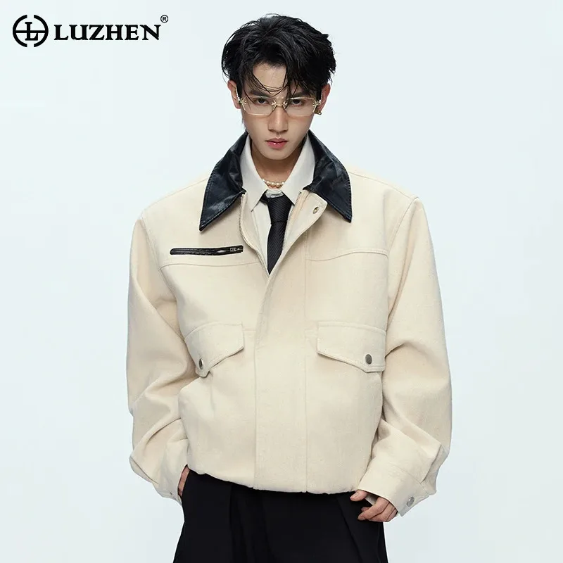 LUZHEN Fashion Original Color Contrast Splicing Neck Casual Jacket Men's 2025 Autumn High Quality Zipper Pockets Clothes JY4105
LUZHEN Fashion Original Color Contrast Splicing Neck Casual Jacket Men's 2025 Autumn High Quality Zipper Pockets Clothes JY4105