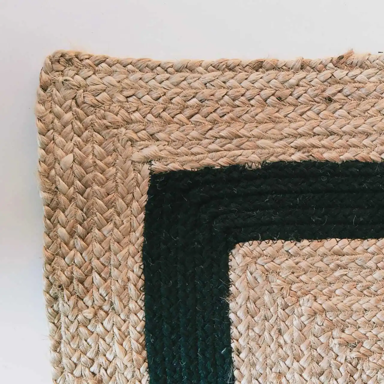 Jute Carpet Natural Braided Runner Rug 100% Handmade Modern Rustic Look Area Rug Living Room Decoration
Jute Carpet Natural Braided Runner Rug 100% Handmade Modern Rustic Look Area Rug Living Room Decoration