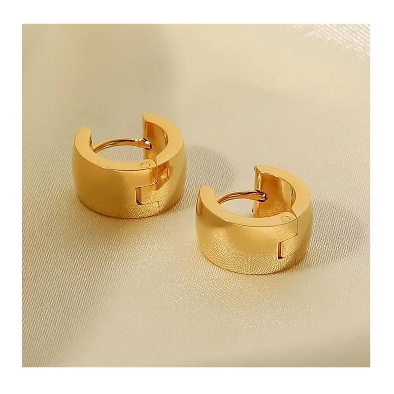 Simple Fashion Circle Smooth Surface Wide Ear Buckle Small Women's Versatile Light Luxury Earrings Niche Design Earrings New
Simple Fashion Circle Smooth Surface Wide Ear Buckle Small Women's Versatile Light Luxury Earrings Niche Design Earrings New
