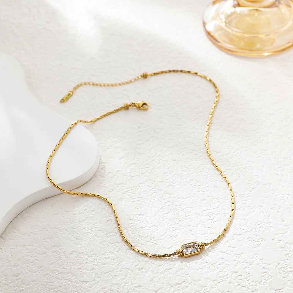 18K Gold Plated Sparkling Crystal Zircon Necklace Metal Thin Snake Chain Sexy Clavicle Choker Wedding Jewelry Women Accessories
18K Gold Plated Sparkling Crystal Zircon Necklace Metal Thin Snake Chain Sexy Clavicle Choker Wedding Jewelry Women Accessories