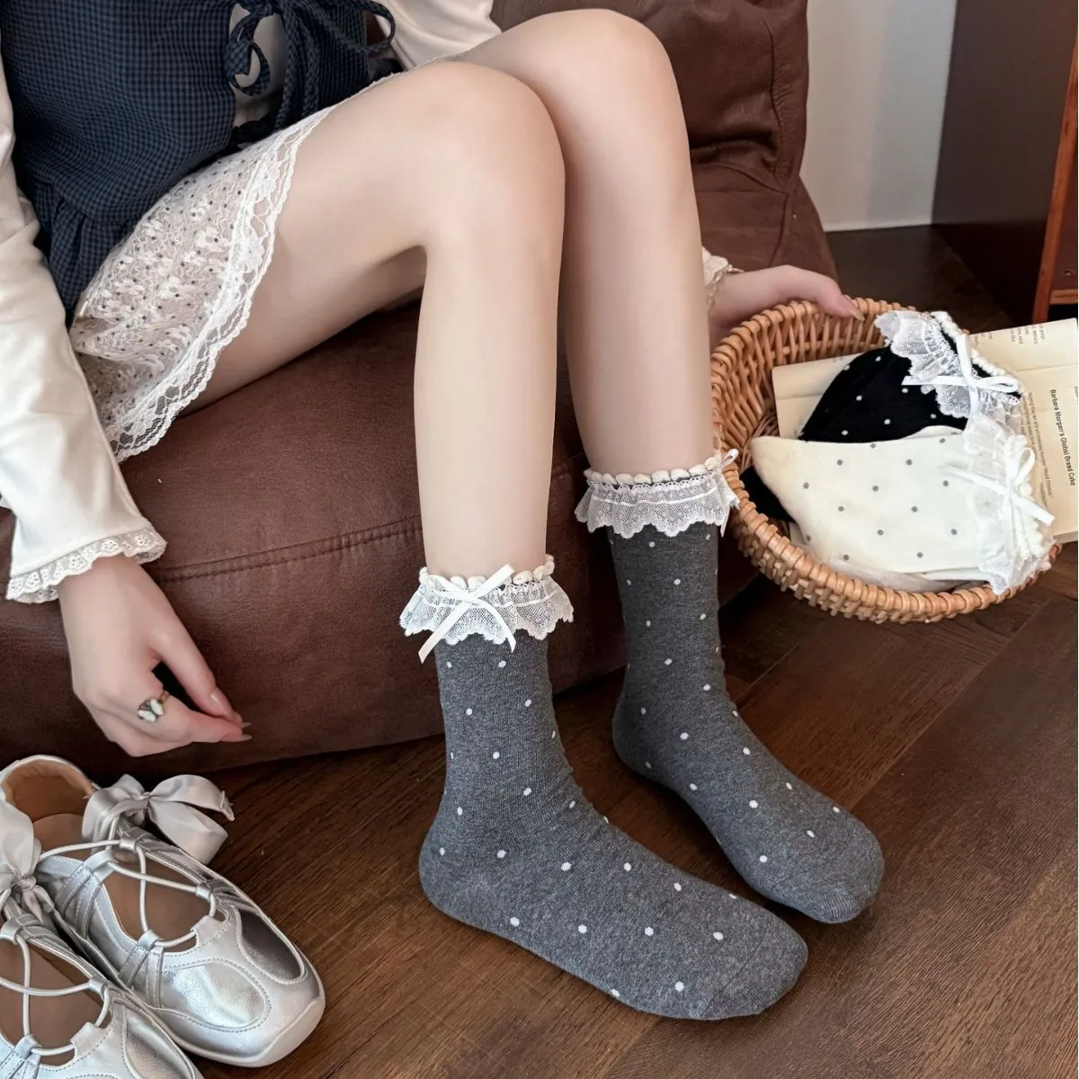 Корейские носки с напуском в горошек Носки из чесаного хлопка с кружевной отделкой и бантом Балетные носки Эстетические носки до щиколотки для школьниц 
Корейские носки с напуском в горошек Носки из чесаного хлопка с кружевной отделкой и бантом Балетные носки Эстетические носки до щиколотки для школьниц