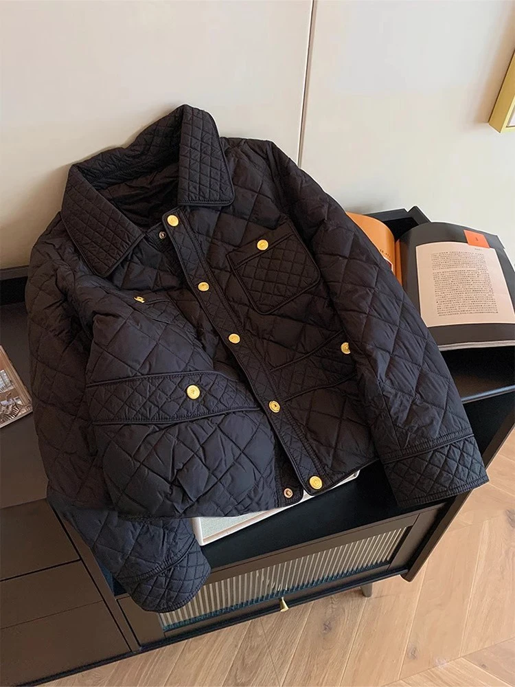 Fashion Black Women Quilted Jacket Autumn Winter Turn Down Collar Plaid Short Cotton Padded Coat Lightwight Versatile Outerwear
Fashion Black Women Quilted Jacket Autumn Winter Turn Down Collar Plaid Short Cotton Padded Coat Lightwight Versatile Outerwear