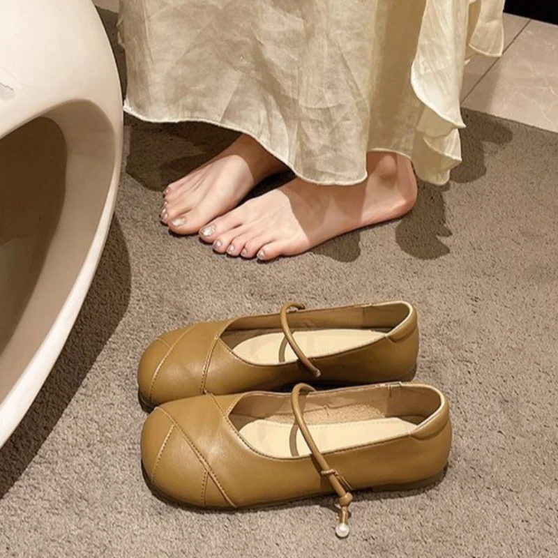 2026 Spring Summer Women's Ultra Soft Mary Jane Flats French Design Casual Silver Color Versatile for Skirts
2026 Spring Summer Women's Ultra Soft Mary Jane Flats French Design Casual Silver Color Versatile for Skirts