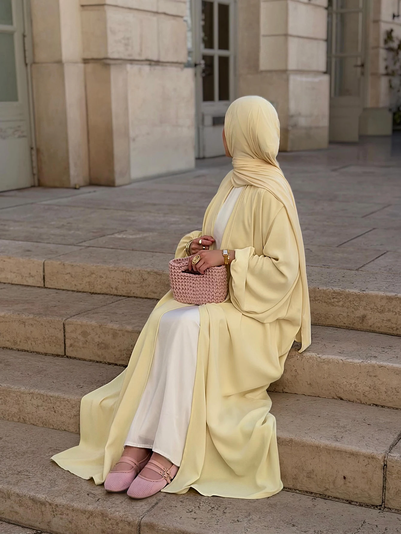 Middle Eastern Elegant Women's Robe with Soft Satin Sheen in Yellow Abaya Arabic Burqa
Middle Eastern Elegant Women's Robe with Soft Satin Sheen in Yellow Abaya Arabic Burqa