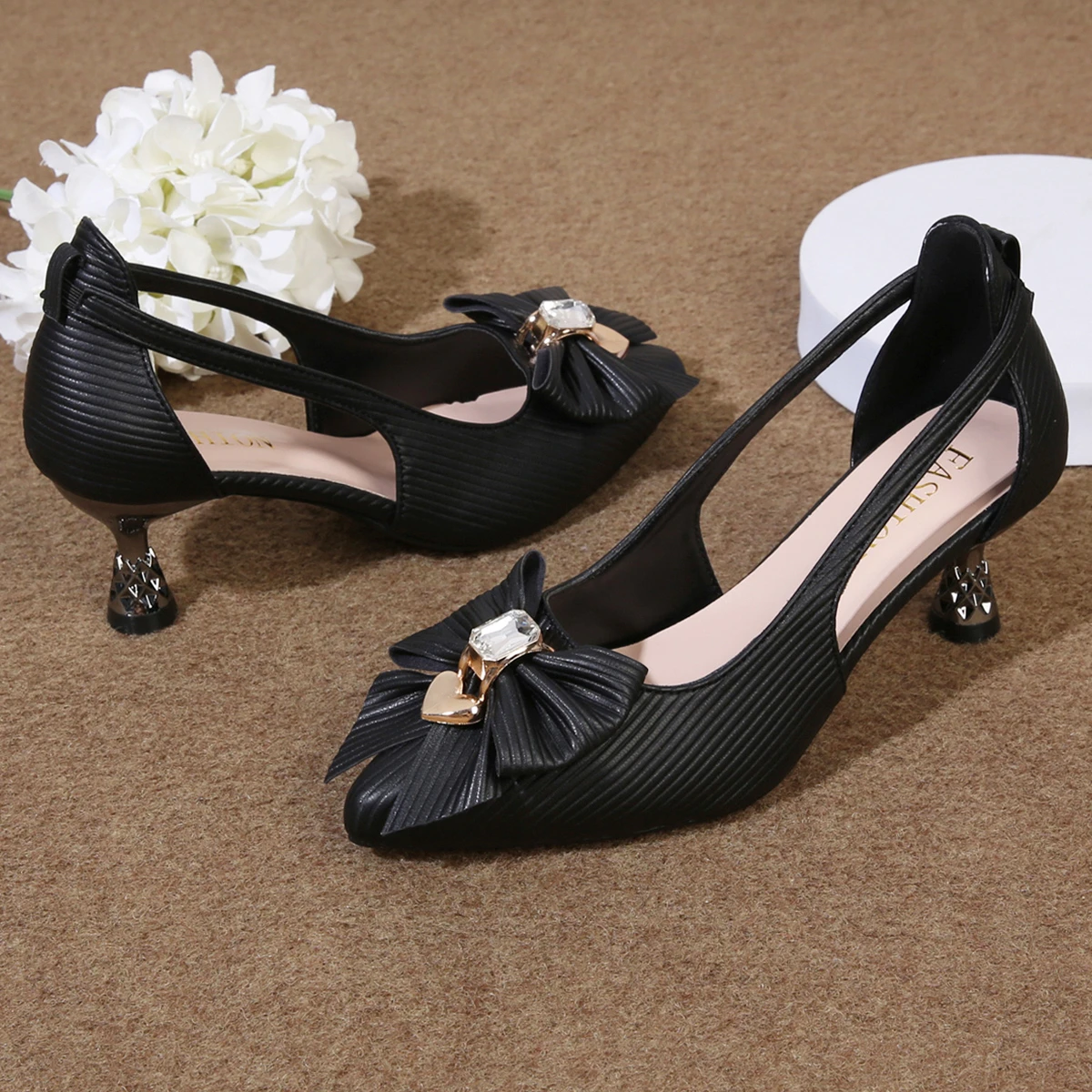 Bow Fashion Sandals Niche Trendy Best-Selling Super Soft Premium Internet Celebrity INS Style
Bow Fashion Sandals Niche Trendy Best-Selling Super Soft Premium Internet Celebrity INS Style