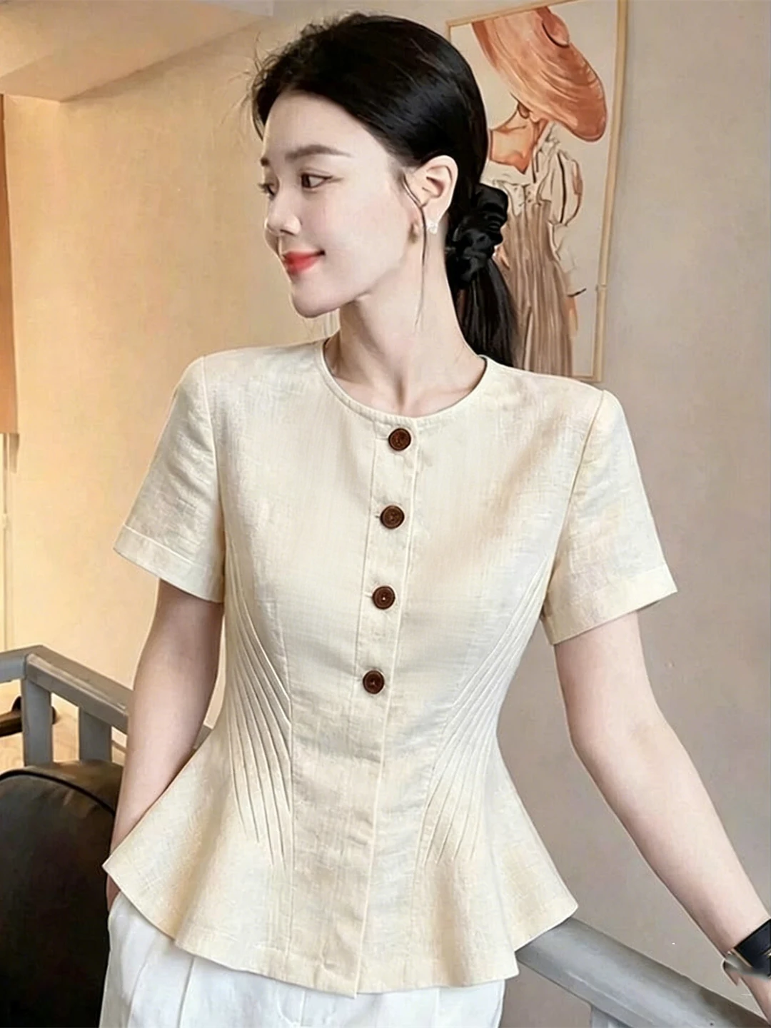 Unique Single-Button Short-Sleeve Shirt Slimming Waist Design Commute Versatile Summer Fashion Korean Style Straight Cut Shirt
Unique Single-Button Short-Sleeve Shirt Slimming Waist Design Commute Versatile Summer Fashion Korean Style Straight Cut Shirt