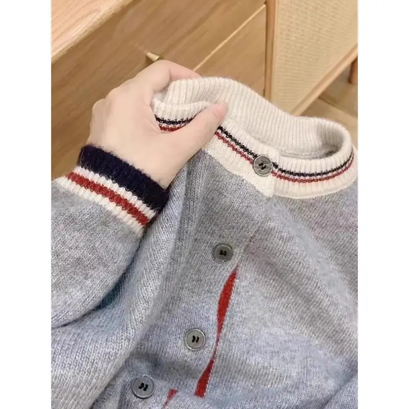 Spring and Autumn New Women's Fashion Color Block Knitted Cardigan Sweater Jacket Tops
Spring and Autumn New Women's Fashion Color Block Knitted Cardigan Sweater Jacket Tops