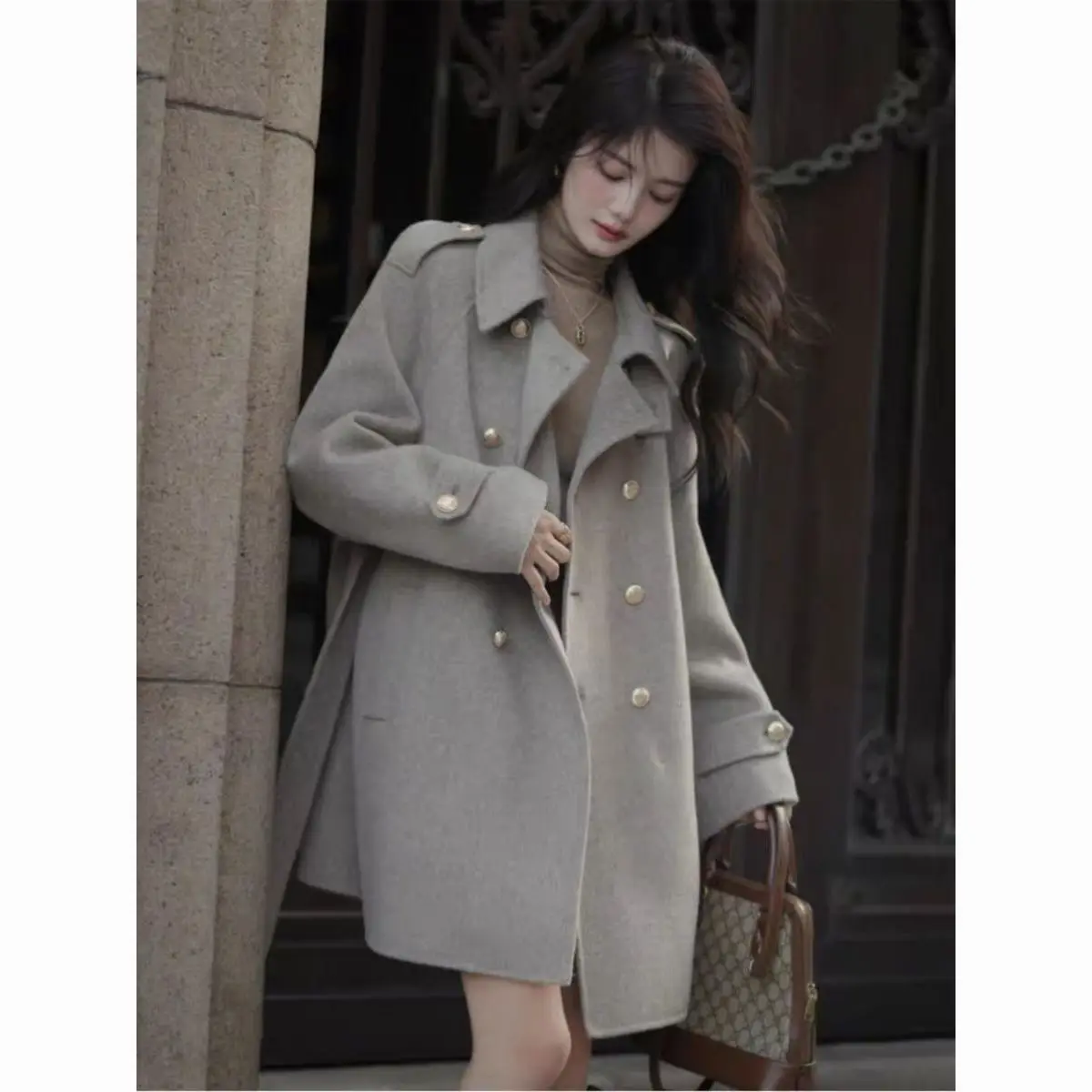 2025 Autumn Winter French Style Tweed Coat for Women Double Breasted Loose Fit Thickened Mid Length Woolen Jacket Trendy Design
2025 Autumn Winter French Style Tweed Coat for Women Double Breasted Loose Fit Thickened Mid Length Woolen Jacket Trendy Design
