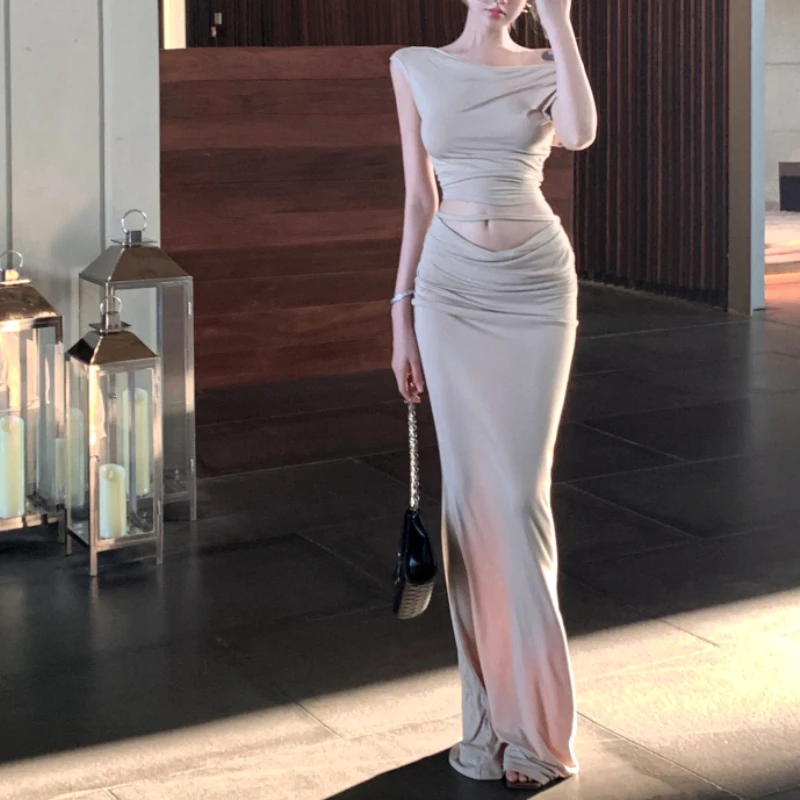 2024 Summer New Streetwear Off-shoulder Sexy Irregular T-shirt Women + Solid Color Casual Pleated A-line Skirt Two-piece Suit
2024 Summer New Streetwear Off-shoulder Sexy Irregular T-shirt Women + Solid Color Casual Pleated A-line Skirt Two-piece Suit