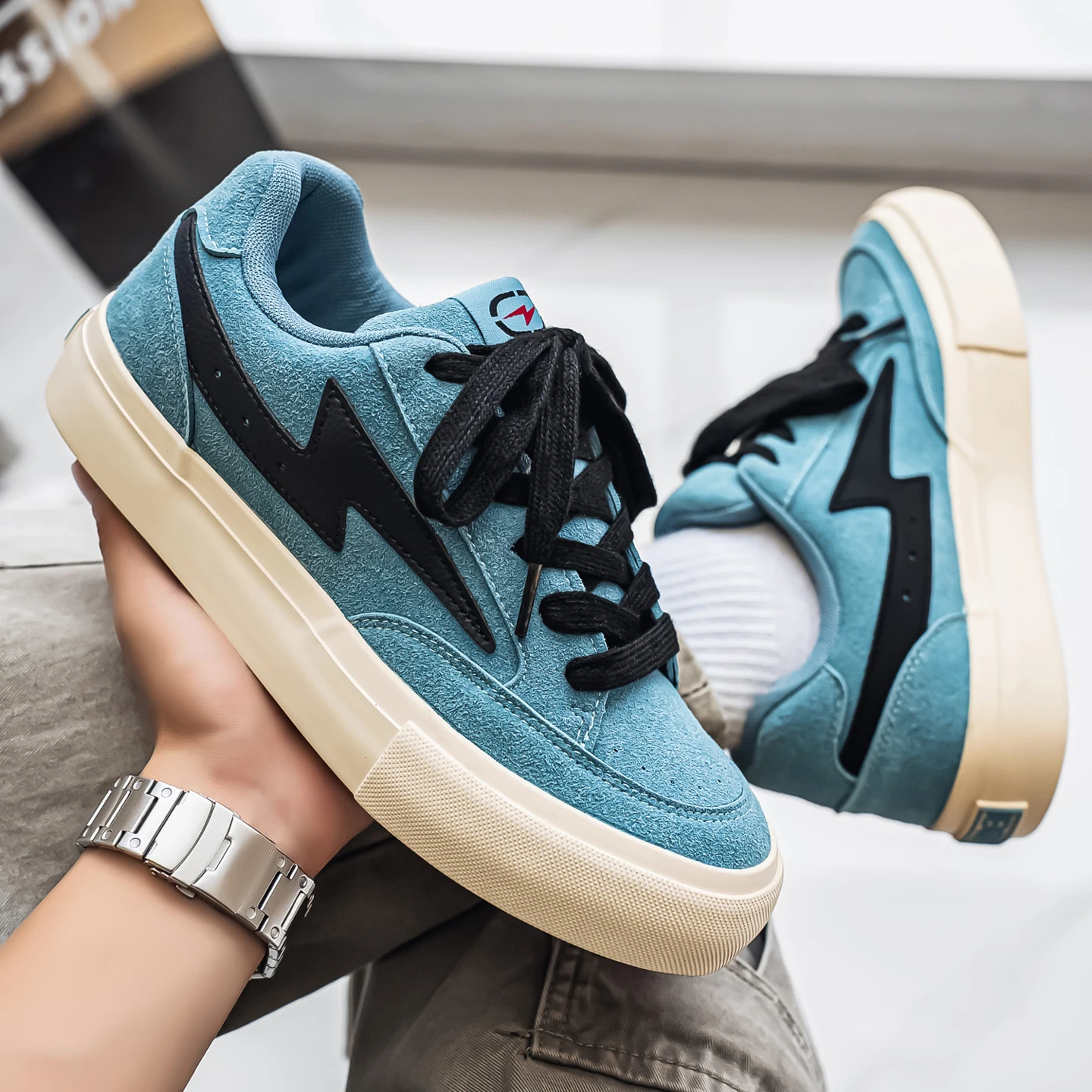 2026 Spring New Style Men's Casual Canvas Board Shoes Low Top Flat Heel Korean Version Color Block Design Lightweight Rubber...
2026 Spring New Style Men's Casual Canvas Board Shoes Low Top Flat Heel Korean Version Color Block Design Lightweight Rubber...
