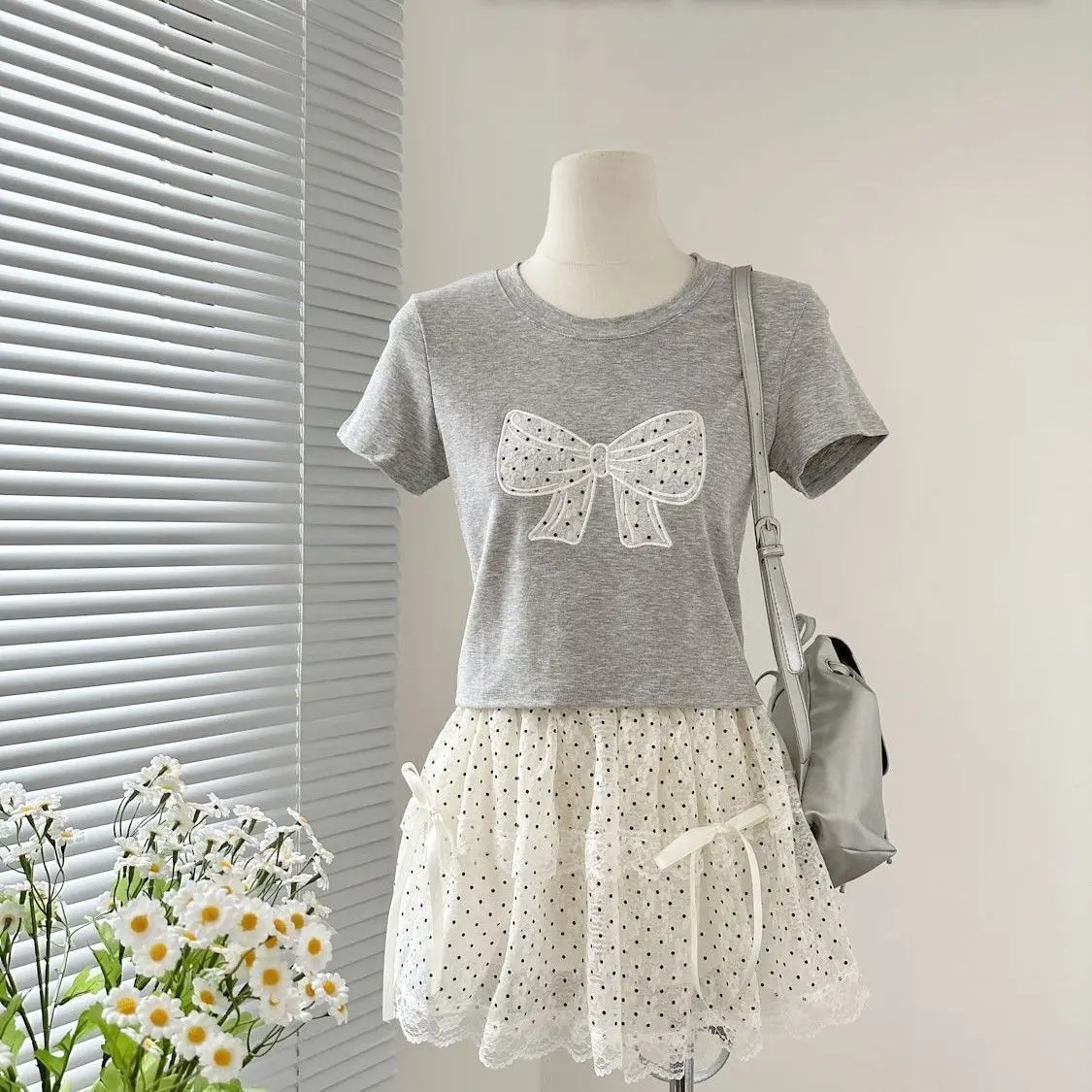 White Polka Dot High Waist Short Skirt Women's Summer Versatile T-Shirt Two-Piece Set Grey Girl's Bow Tie Short Sleeve T-Shirt
White Polka Dot High Waist Short Skirt Women's Summer Versatile T-Shirt Two-Piece Set Grey Girl's Bow Tie Short Sleeve T-Shirt
