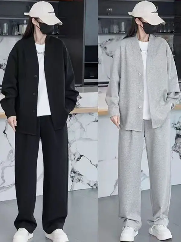 Мужской повседневный костюм (куртка и брюки) весна 2025: однотонный, универсальный, из смесового хлопка, с эластичным поясом, создающий ощущение высокого качества.
Мужской повседневный костюм (куртка и брюки) весна 2025: однотонный, универсальный, из смесового хлопка, с эластичным поясом, создающий ощущение высокого качества.