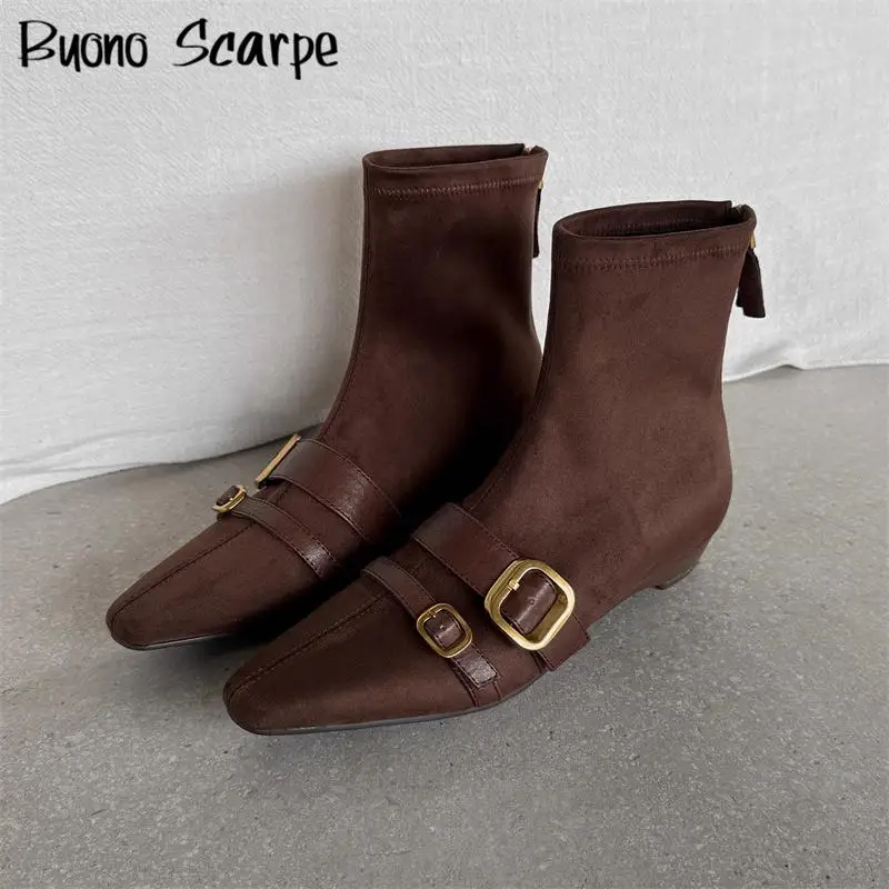 Замшевые кожаные женские ботинки на высоком каблуке с пряжкой на ремне, однотонные модные классические пикантные туфли на молнии большого размера в западном стиле
Замшевые кожаные женские ботинки на высоком каблуке с пряжкой на ремне, однотонные модные классические пикантные туфли на молнии большого размера в западном стиле