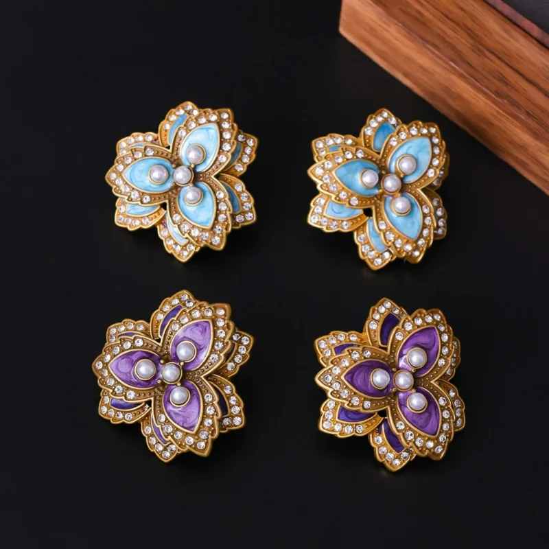 French Light Luxury Imitation Pearl Famous Socialite Style Enamel Drop Glaze Elegant Earrings Flowers Medieval Style Earrings
French Light Luxury Imitation Pearl Famous Socialite Style Enamel Drop Glaze Elegant Earrings Flowers Medieval Style Earrings