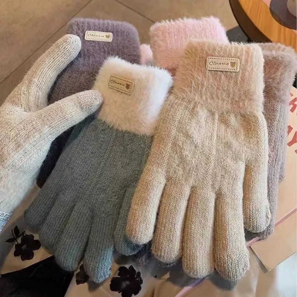 Women's Thickened Five-Finger Touchscreen Plush Knitted Gloves for Autumn and Winter, Warm and Suitable for Cycling
Women's Thickened Five-Finger Touchscreen Plush Knitted Gloves for Autumn and Winter, Warm and Suitable for Cycling