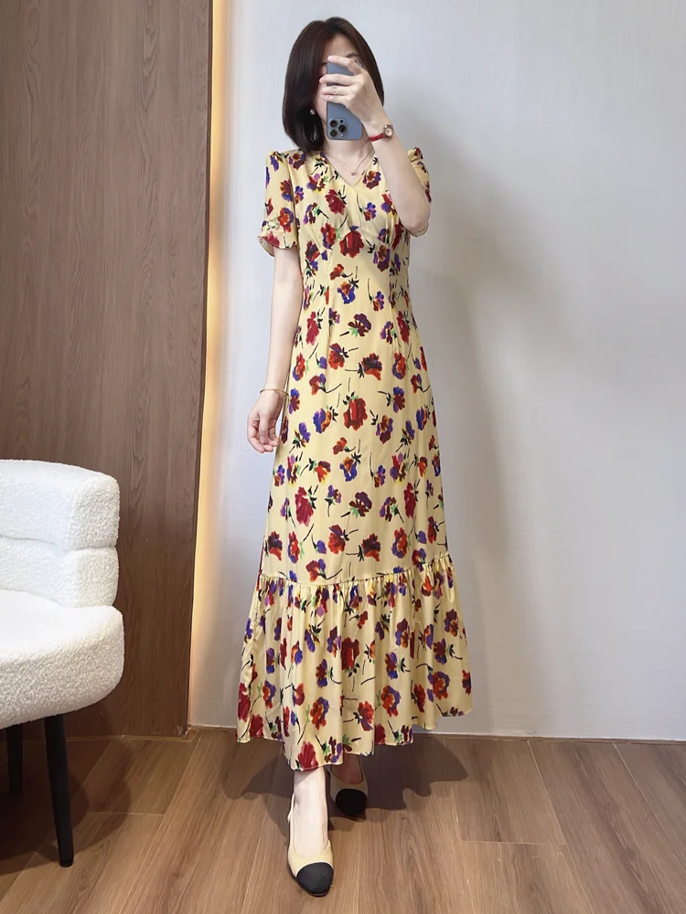 Elegant British Romantic Yellow Print V-Neck Short Sleeve High Waist Silk Dress Midi Skirt Women's Summer Fashion Classy Dress
Elegant British Romantic Yellow Print V-Neck Short Sleeve High Waist Silk Dress Midi Skirt Women's Summer Fashion Classy Dress