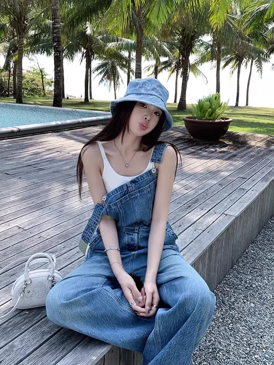 American Style Retro Denim Overalls Women's Summer New Loose Slimming Wide Leg Jumpsuit Age Reduction Trendy
American Style Retro Denim Overalls Women's Summer New Loose Slimming Wide Leg Jumpsuit Age Reduction Trendy