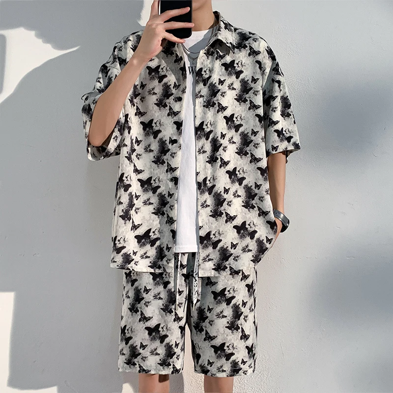 2026 New Butterfly Printing Suit Men's Summer Thin Casual Loose Cardigan Shirt Straight Shorts Sports Personality Two-piece Set
2026 New Butterfly Printing Suit Men's Summer Thin Casual Loose Cardigan Shirt Straight Shorts Sports Personality Two-piece Set
