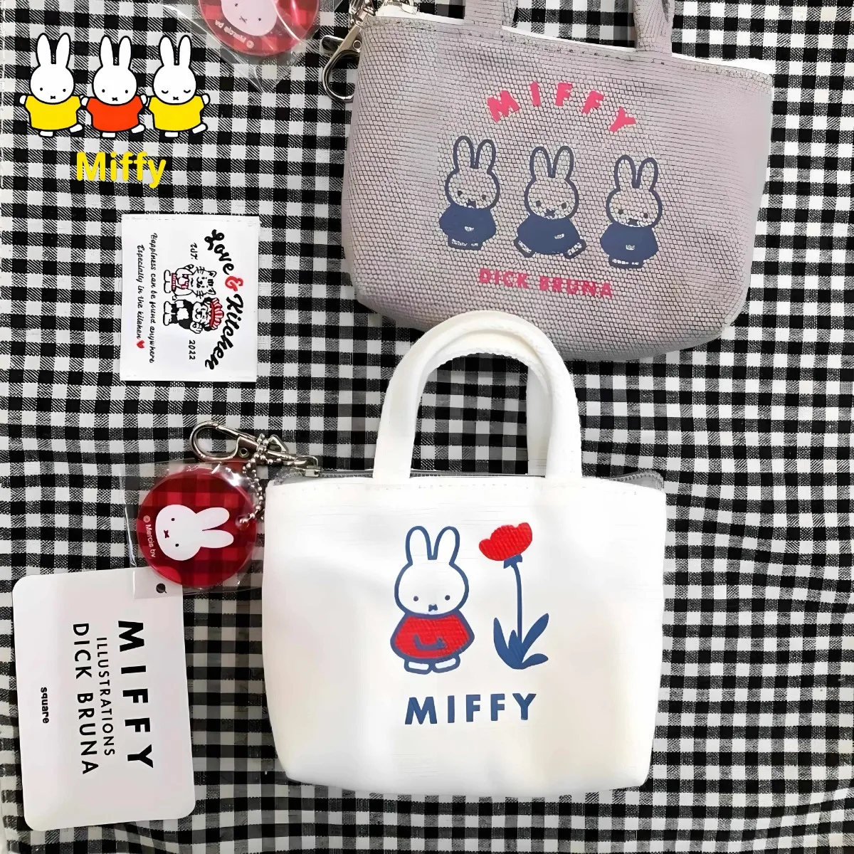 Kawaii Miffy Rabbit Makeup Bag Cute Cartoon Girl Small Change and Trinket Canvas Storage Bag Flower Small Bag Schoolbag Hanger
Kawaii Miffy Rabbit Makeup Bag Cute Cartoon Girl Small Change and Trinket Canvas Storage Bag Flower Small Bag Schoolbag Hanger