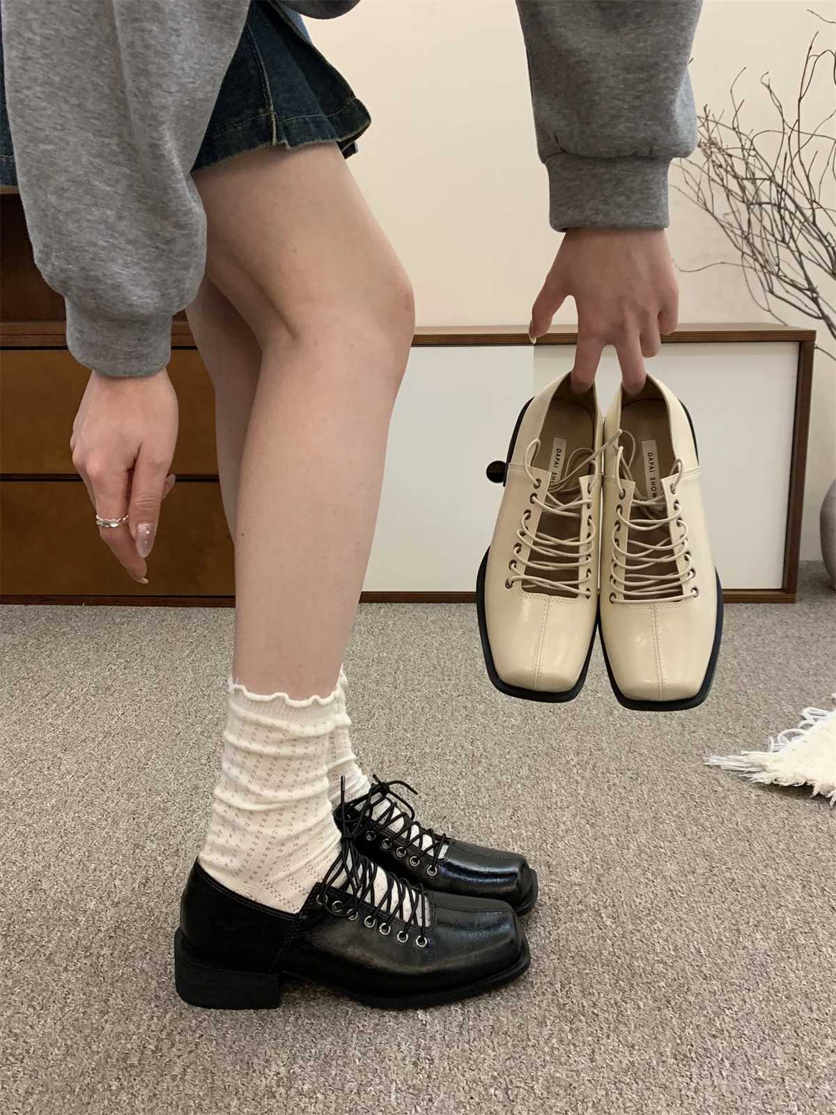 Lace-up Black British Style Ladies High Heels Elegant Square Toe Mary Jane Mules For Girls Pumps French Dress Boat Ballet Shoes
Lace-up Black British Style Ladies High Heels Elegant Square Toe Mary Jane Mules For Girls Pumps French Dress Boat Ballet Shoes