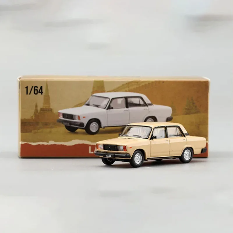 Diecast Original 1:64 Scale Lada 2105 Simulation Alloy Car Model Static Display Collectible Toy Gift Souvenir Decoration
Diecast Original 1:64 Scale Lada 2105 Simulation Alloy Car Model Static Display Collectible Toy Gift Souvenir Decoration