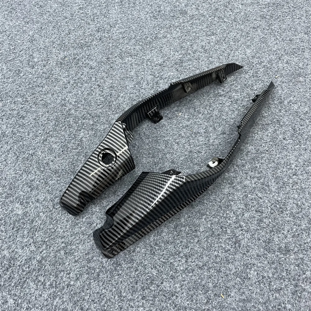 The ABS motorcycle fairing is suitable for the brand-new 15-24 carbon fiber paint on the rear side panels of the Yishou 650
The ABS motorcycle fairing is suitable for the brand-new 15-24 carbon fiber paint on the rear side panels of the Yishou 650