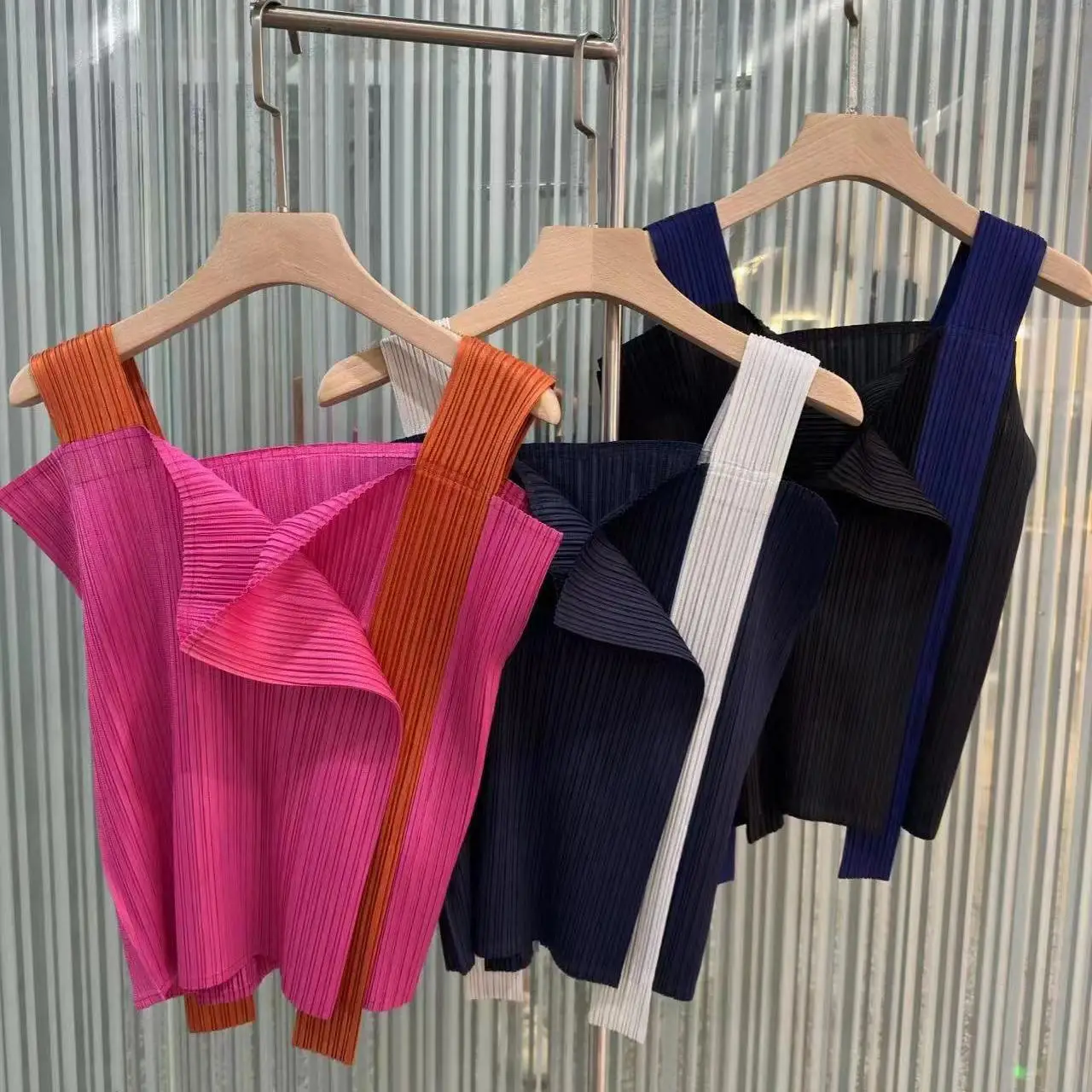 Summer 2024 PP Series New Sle Comet Paper Color Blo Women's Tank Top Polyester Fiber 00% Faionable Strap Tops
Summer 2024 PP Series New Sle Comet Paper Color Blo Women's Tank Top Polyester Fiber 00% Faionable Strap Tops
