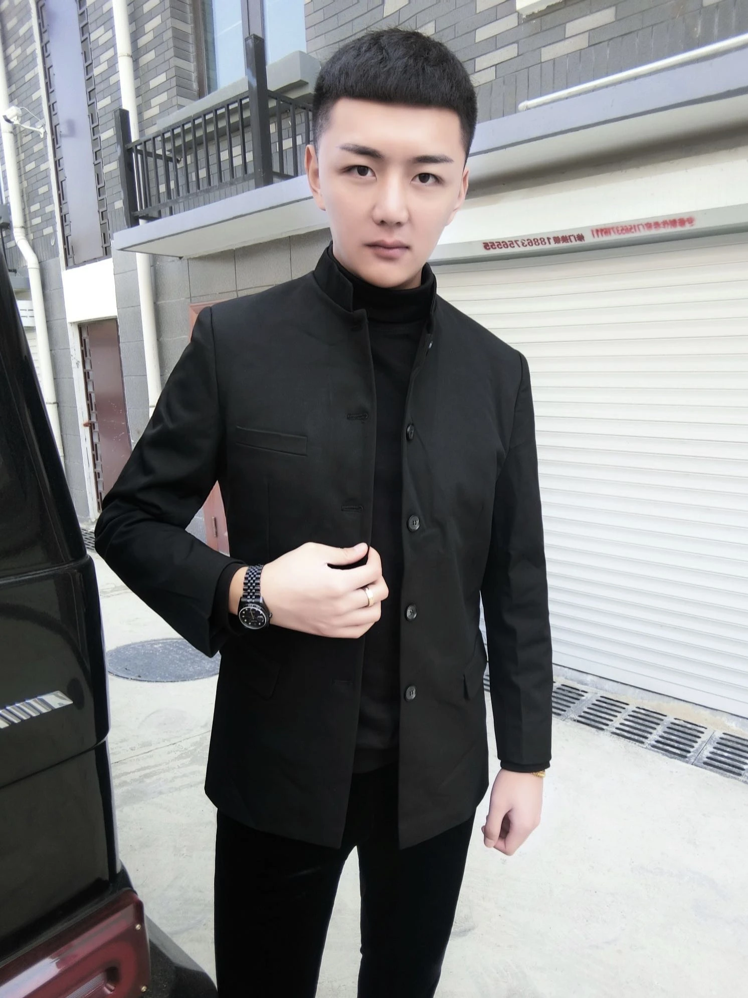 Мужской костюм Royal Baron V: Элитный деловой костюм с воротником-стойкой, приталенный, из смесовой хлопковой ткани
Мужской костюм Royal Baron V: Элитный деловой костюм с воротником-стойкой, приталенный, из смесовой хлопковой ткани