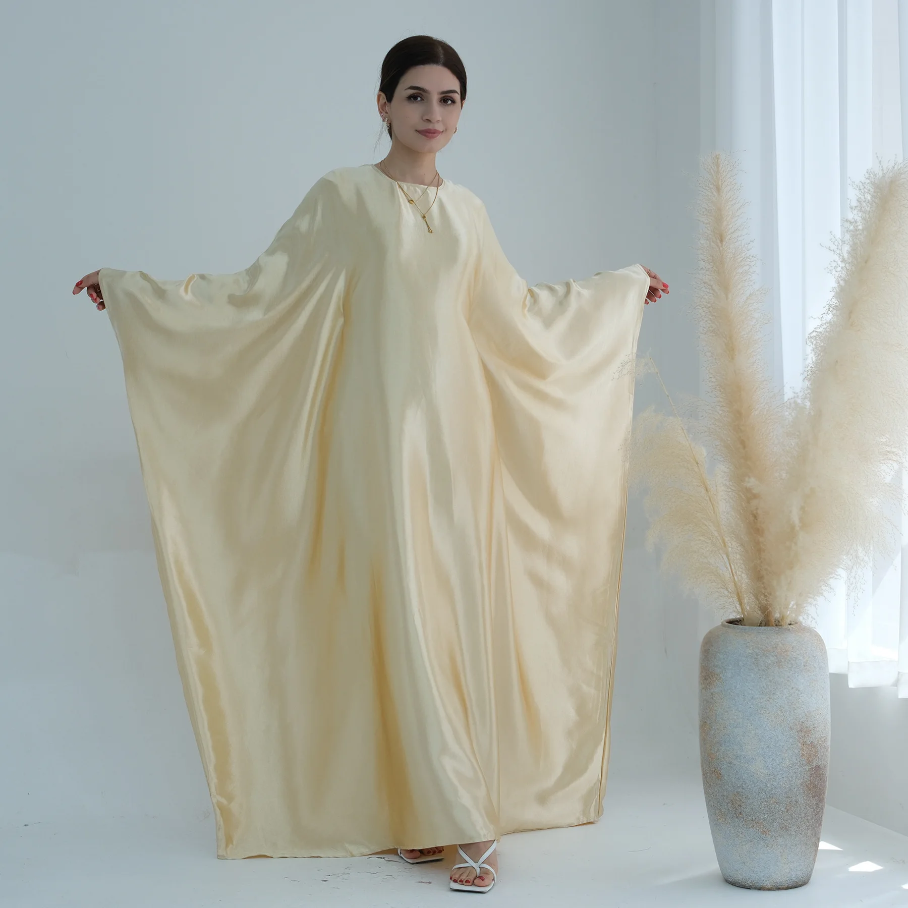 Ramadan Modest Abaya Dubai Kaftan Women Muslim Prayer Dress Batwing Sleeve Turkey Caftan Jalabiya Musulmane Femme Robe Islamic
Ramadan Modest Abaya Dubai Kaftan Women Muslim Prayer Dress Batwing Sleeve Turkey Caftan Jalabiya Musulmane Femme Robe Islamic