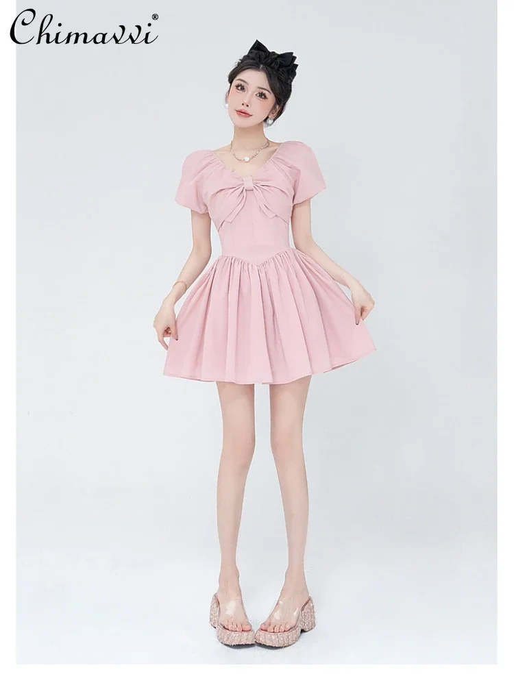 French Sweet Princess Style Bow V-Neck Puff Sleeve High Waist Slim A-line Pleated Socialite Pink Short Dress For Women Summer
French Sweet Princess Style Bow V-Neck Puff Sleeve High Waist Slim A-line Pleated Socialite Pink Short Dress For Women Summer