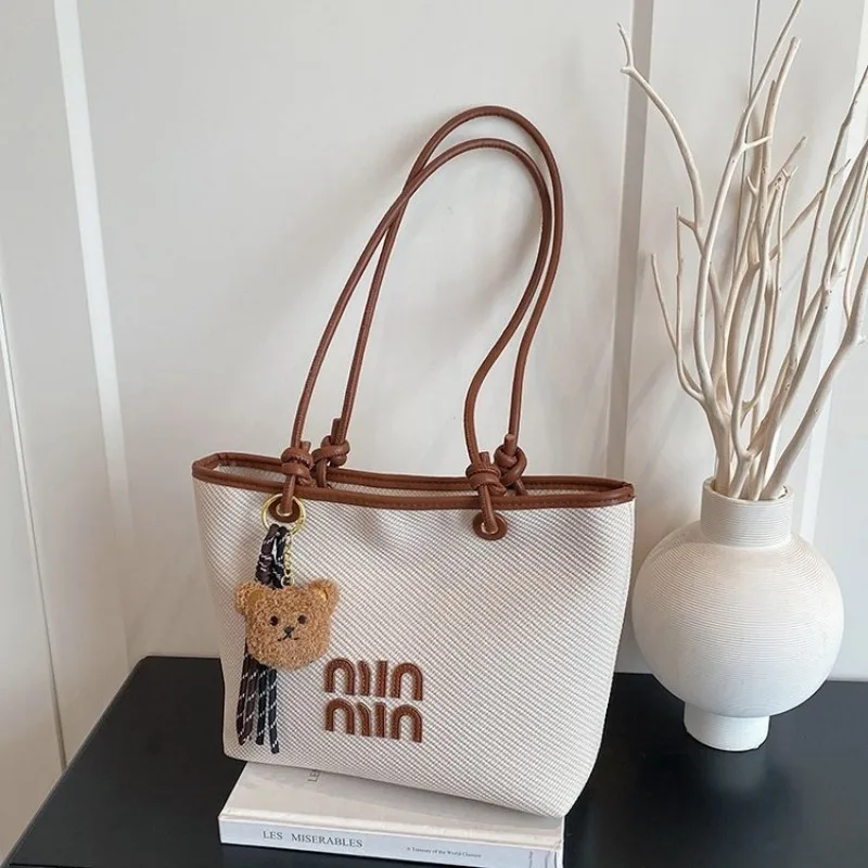 Popular Classic Leather Ladies Bag Premium Paris Style Vintage Elegant Tote Practical Crossbody Daily Hand Bag
Popular Classic Leather Ladies Bag Premium Paris Style Vintage Elegant Tote Practical Crossbody Daily Hand Bag