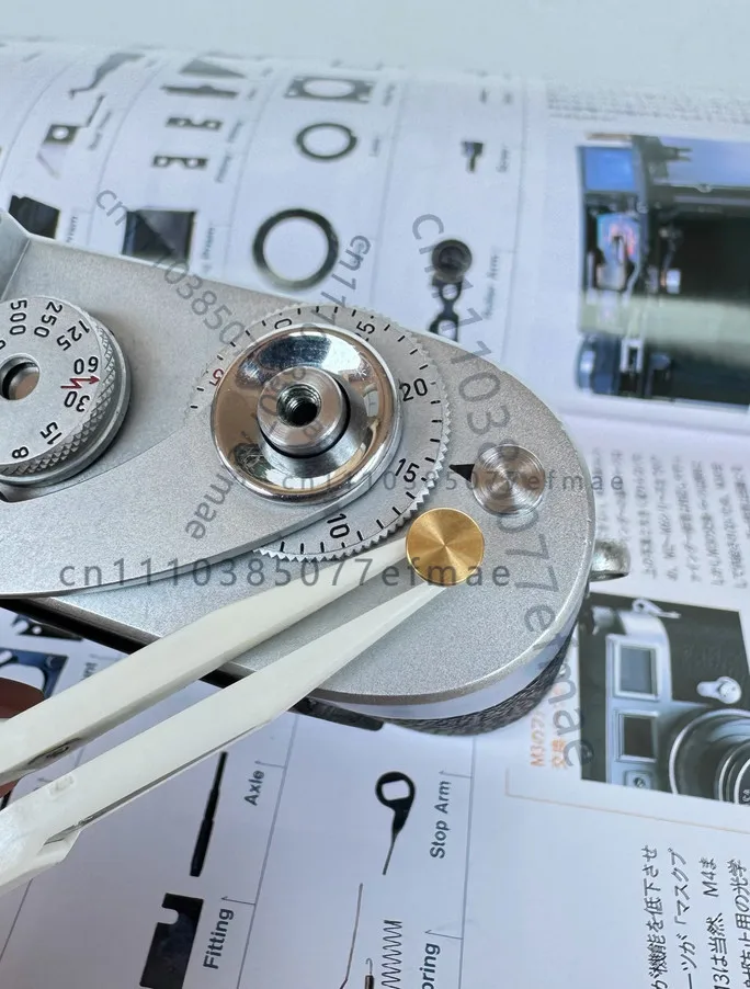 1pcs Brass Camera Top Plate Fixing Screws Top Plate Counter Screws for Leica M2
1pcs Brass Camera Top Plate Fixing Screws Top Plate Counter Screws for Leica M2