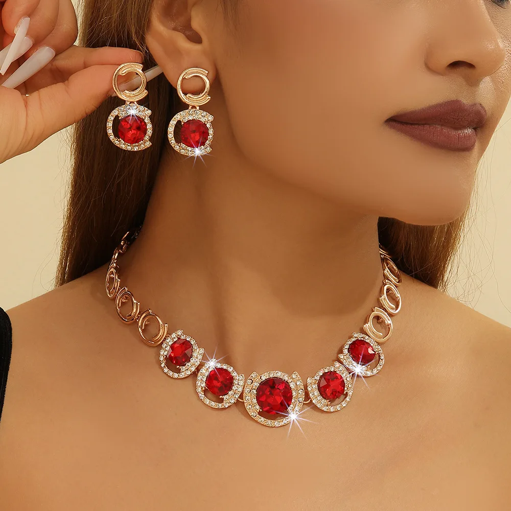 Gold Color Rhinestone-inlaid Red Crystal Necklace Earrings Jewelry Set for Women
Gold Color Rhinestone-inlaid Red Crystal Necklace Earrings Jewelry Set for Women