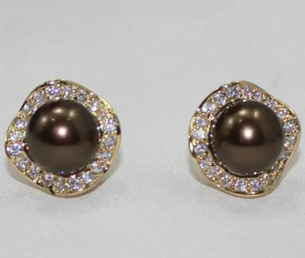 Women's fashion simple gold plated micro inlaid white diamond Brown Shell Pearl Earrings
Women's fashion simple gold plated micro inlaid white diamond Brown Shell Pearl Earrings