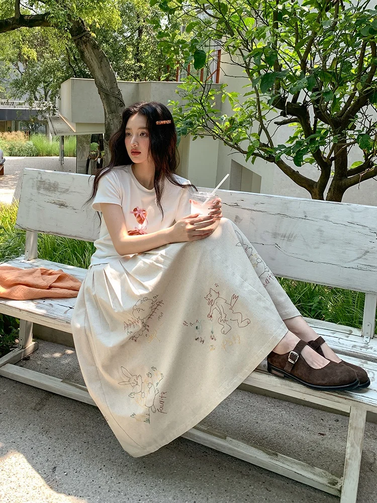 Юбка миди А-силуэта с высокой талией, женская, летняя, новая, с мультяшным принтом, стройнящая, плиссированная, повседневная, модная, от Mixd Brand
Юбка миди А-силуэта с высокой талией, женская, летняя, новая, с мультяшным принтом, стройнящая, плиссированная, повседневная, модная, от Mixd Brand