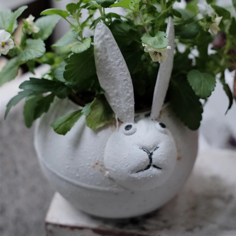 Outdoor Flowerpot White Cartoon Vase Metal Plant Container Farmhouse Decorative Pitcher Indoor Decoration
Outdoor Flowerpot White Cartoon Vase Metal Plant Container Farmhouse Decorative Pitcher Indoor Decoration