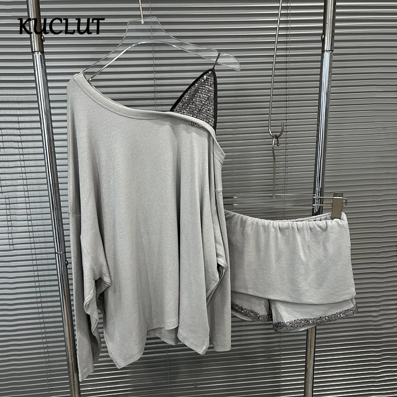 KUCLUT 2025 Autumn New Fashion Women's Two-pieces Set Off-Shoulder Sequin Pullover Elastic Waist Sequin Spliced Shorts Female
KUCLUT 2025 Autumn New Fashion Women's Two-pieces Set Off-Shoulder Sequin Pullover Elastic Waist Sequin Spliced Shorts Female