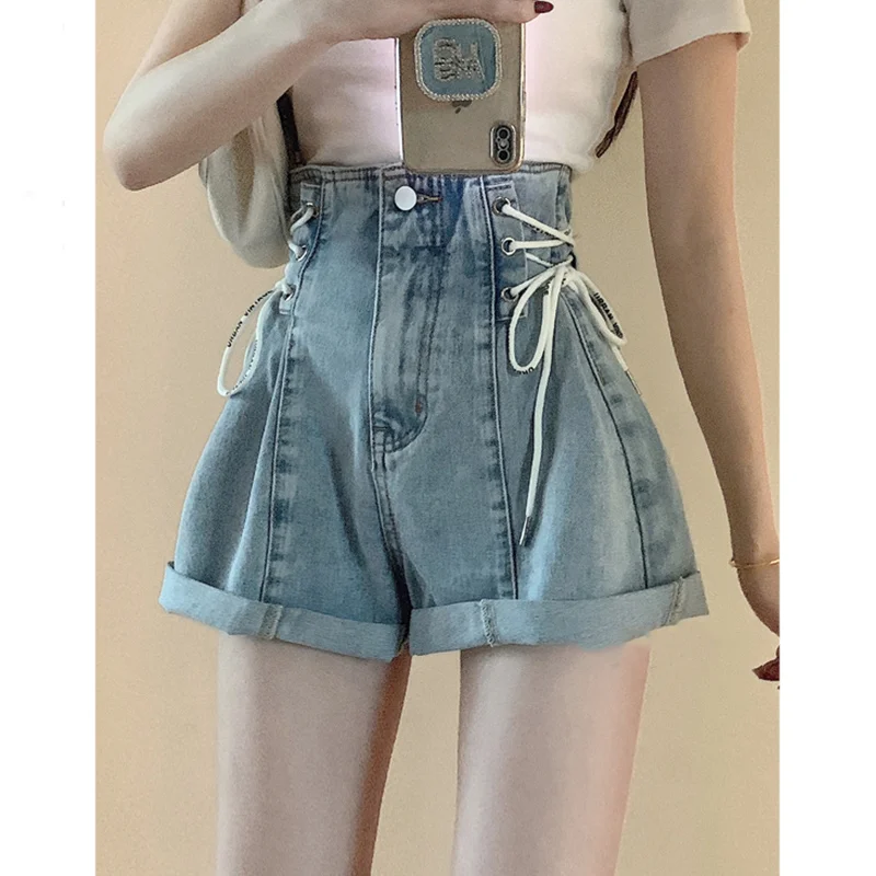 Chic Girls Bandage Design High-waisted Slimming Jeans Shorts Women Cuffs Bleached Wide Leg Denim Shorts Summer Streetwear
Chic Girls Bandage Design High-waisted Slimming Jeans Shorts Women Cuffs Bleached Wide Leg Denim Shorts Summer Streetwear