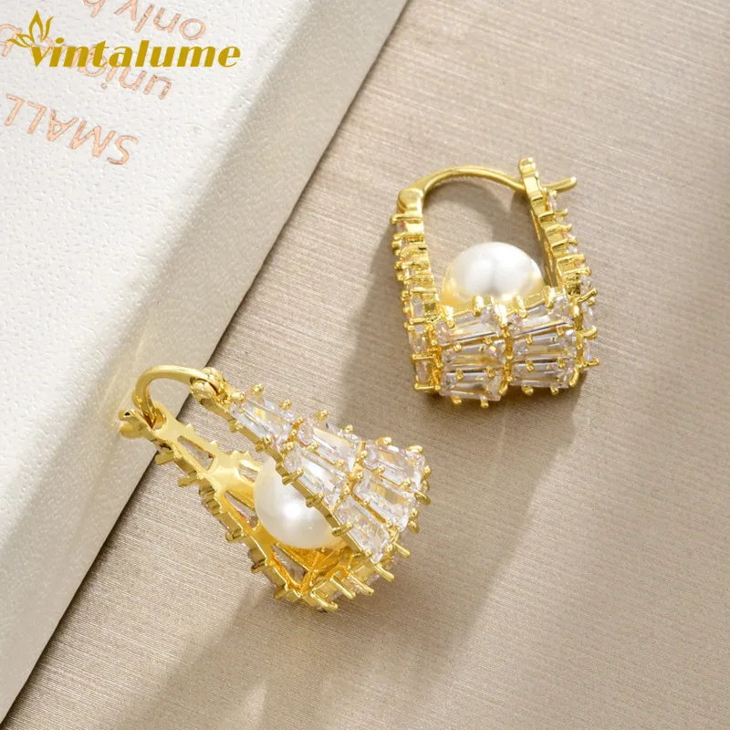 Vintalume Simulated Pearl Cage Hoop Earrings Gold Plated CZ Inlay Luxury Shiny Chic Party Gift For Her Elegant Fashion Jewelry
Vintalume Simulated Pearl Cage Hoop Earrings Gold Plated CZ Inlay Luxury Shiny Chic Party Gift For Her Elegant Fashion Jewelry