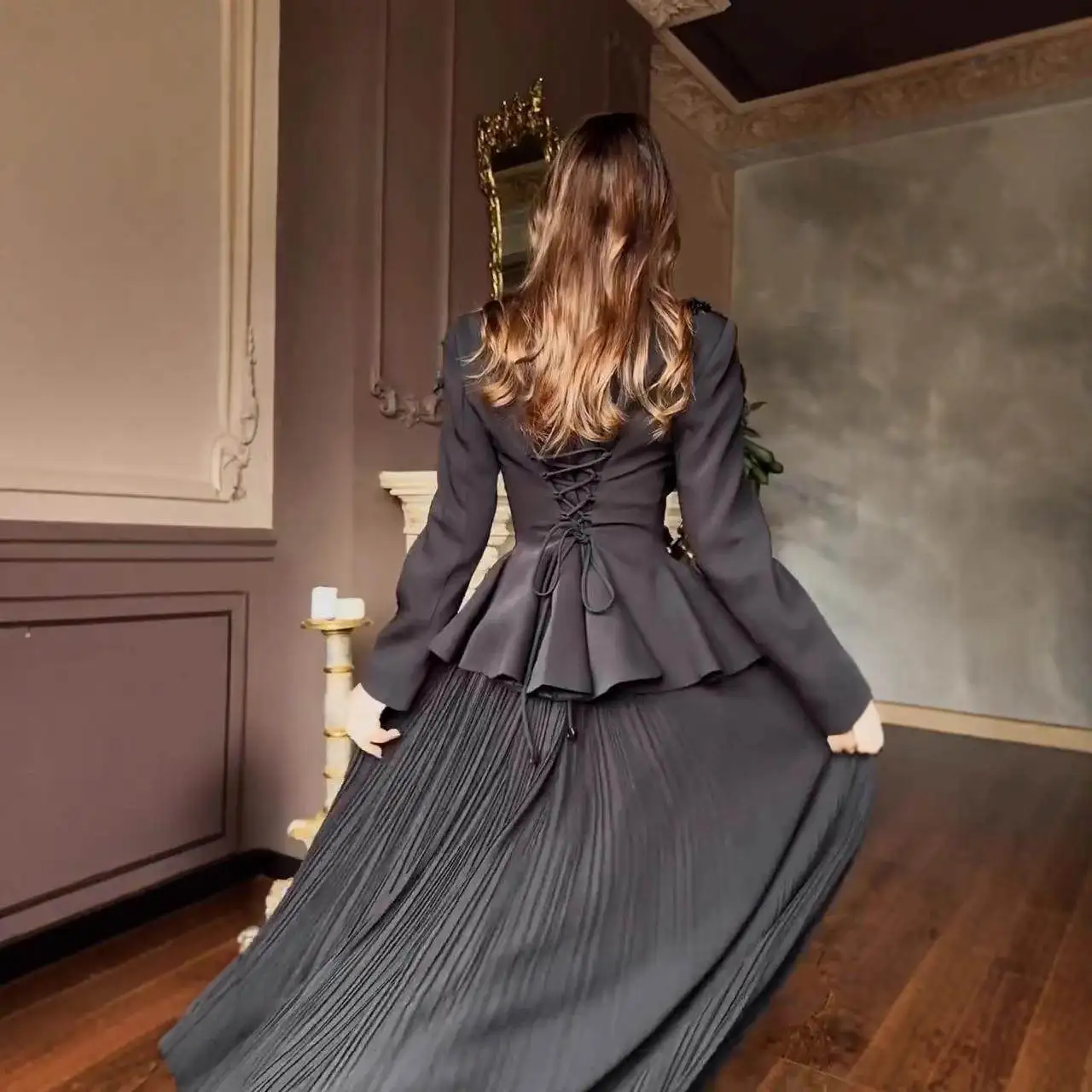Elegant V-Neck Single-Button Long Sleeve Pleated Skirt Set Fashionable Cleanfit Style Mid-Low Waist PVC Fabric for Middle-Age...
Elegant V-Neck Single-Button Long Sleeve Pleated Skirt Set Fashionable Cleanfit Style Mid-Low Waist PVC Fabric for Middle-Age...