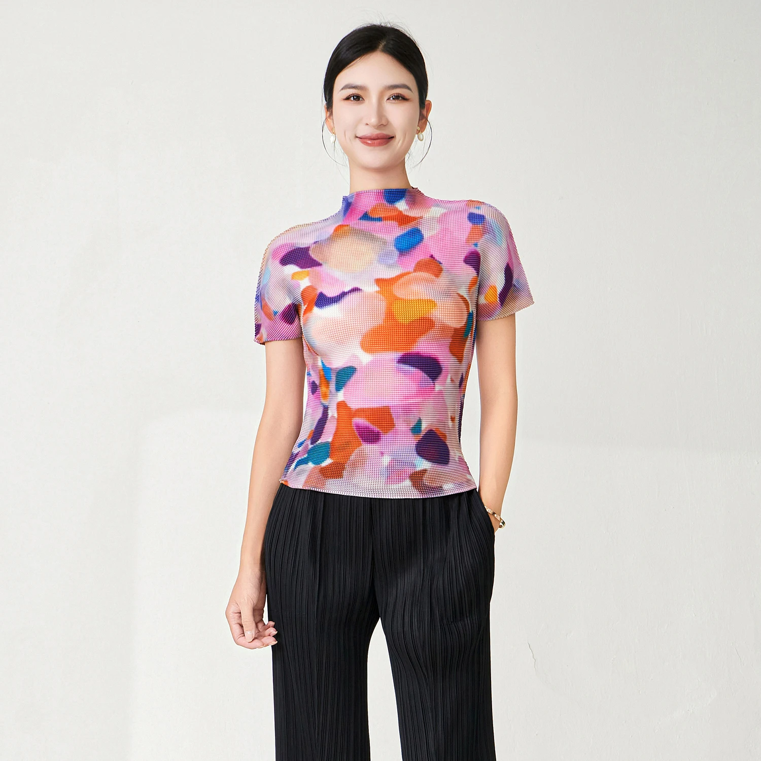 Factory Direct Sale Women's Elegant Tops High Quality Stretch Printed Tops Polyester Fabric Casual T-shirt Miyake Pleated Tops
Factory Direct Sale Women's Elegant Tops High Quality Stretch Printed Tops Polyester Fabric Casual T-shirt Miyake Pleated Tops