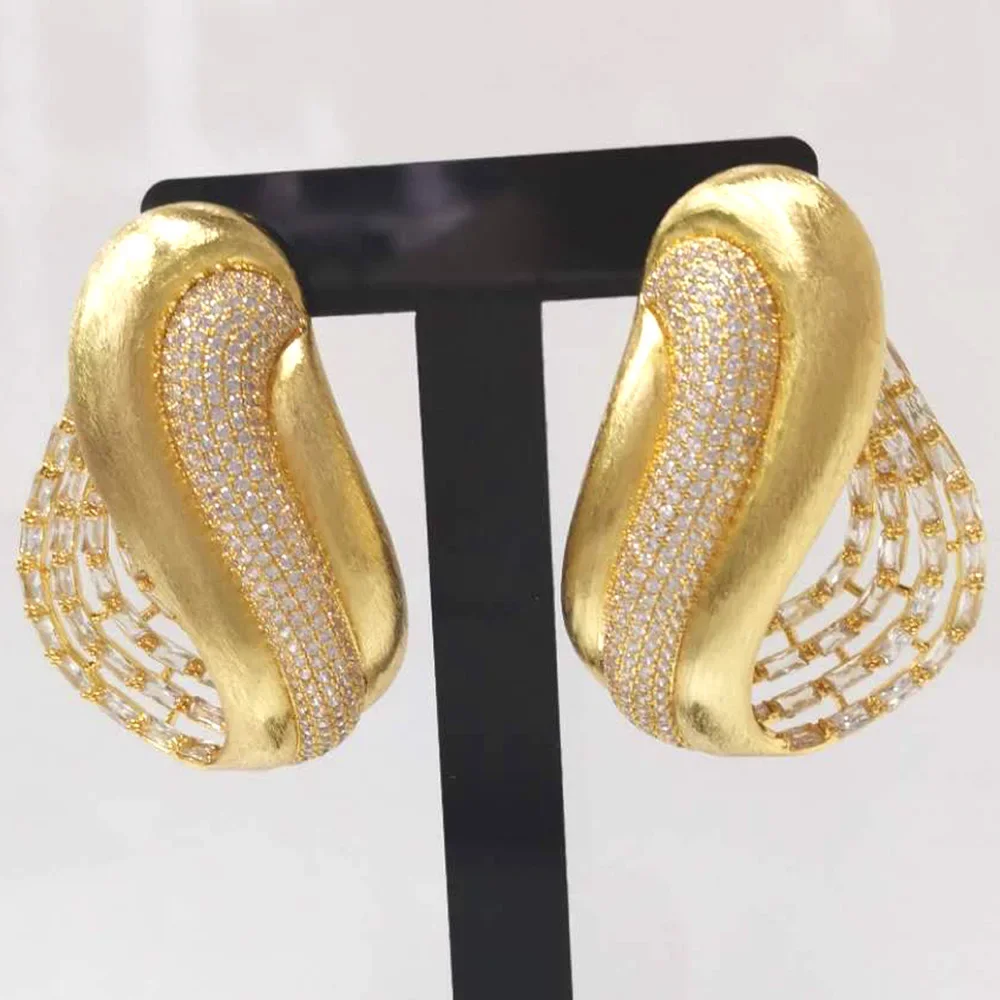 Soramoore Luxury Skeleton WaterDrop Earrings Shiny Cubic Zircon Fashion Earrings For Women Bridal Wedding Party Accessories
Soramoore Luxury Skeleton WaterDrop Earrings Shiny Cubic Zircon Fashion Earrings For Women Bridal Wedding Party Accessories